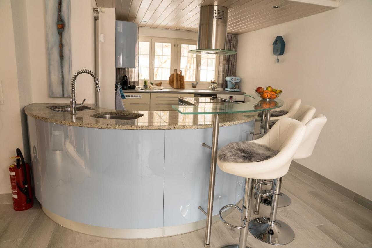 Chalet Spitzhorn - Your Peak Getaway - Private Terrasse & Gratis Parkplatz Gsteig Exterior photo
