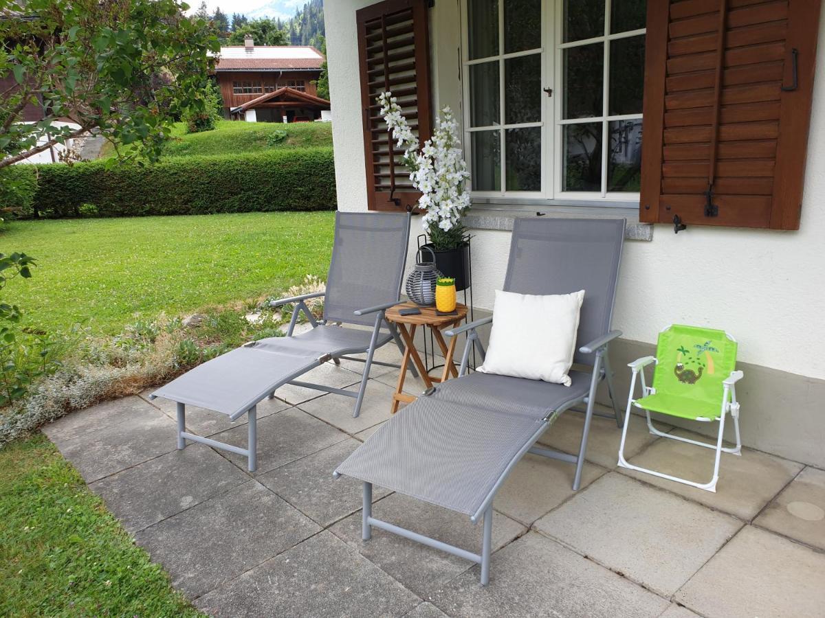 Chalet Spitzhorn - Your Peak Getaway - Private Terrasse & Gratis Parkplatz Gsteig Exterior photo